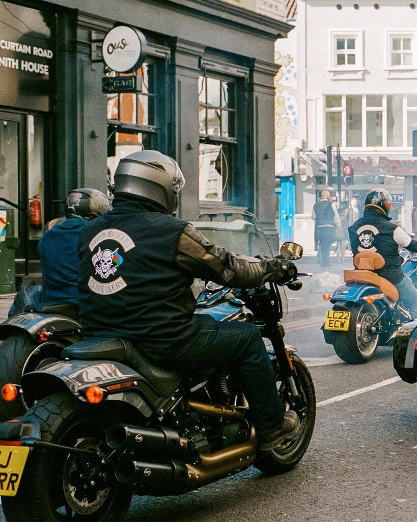 SFL Biker Boys / Shoreditch, London / Leica M6 TTL / Voigtländer 40mm, f1.4 / Kodak Portra 400
.
.
.

#35mm #leicam6 #madewithleica #kodakportra400 #myleica #madewithkodak #streetleaks #fromstreetswithlove #streetclassics #sublimestreet #infinity_street … instagr.am/p/CrjCe_3IQS4/