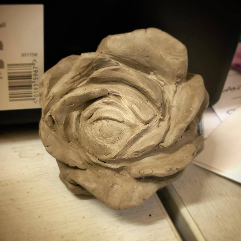 Just a little clay doodle from this afternoon while supporting a student workshop @northtynesideartstudio #cabbageorflower #ceramics #artformentalhealth #darkart instagr.am/p/CrjAicUpru7/