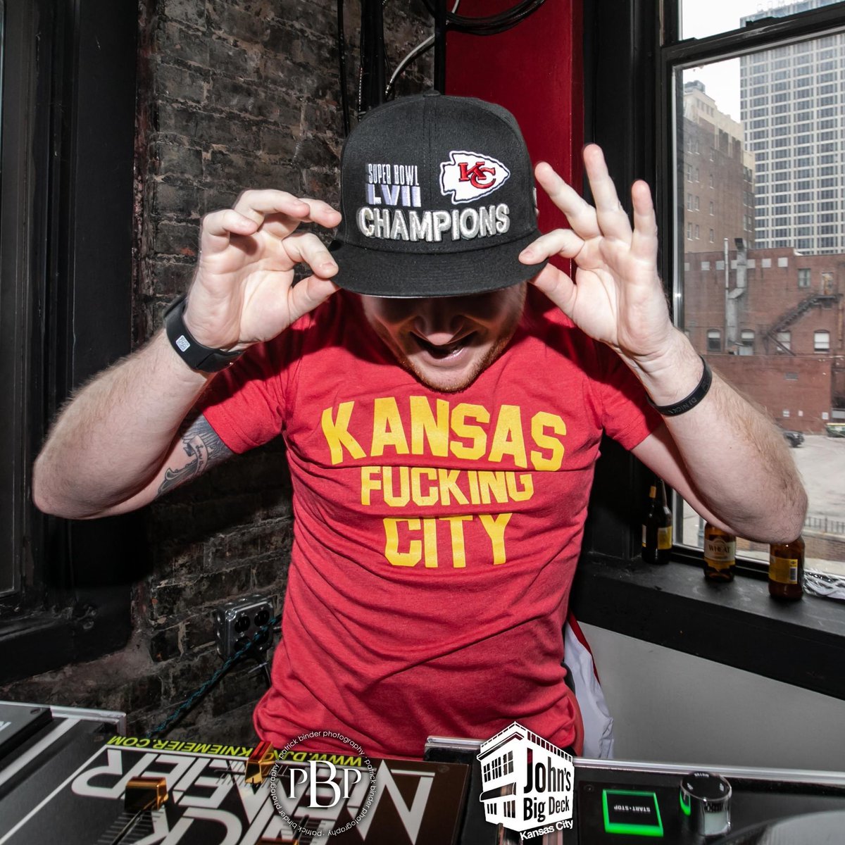 #KansasCity! The draft is HERE! Catch me tonight in downtown #KC at <a href="/_JohnsBigDeck/">Johns Big Deck</a>! I‘m spinning on the second floor from 9pm-2:30am!

#NFLDraft