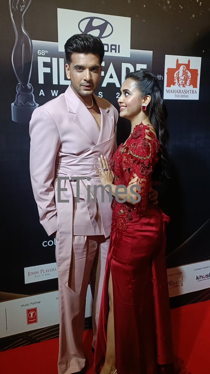 TejranL's tweet photo. This photo reminds me karan's word for Teju "Red me tu fiyaar Lagti hai"😄😍♥️🔥
#TejRan https://t.co/9poAhMNJa7