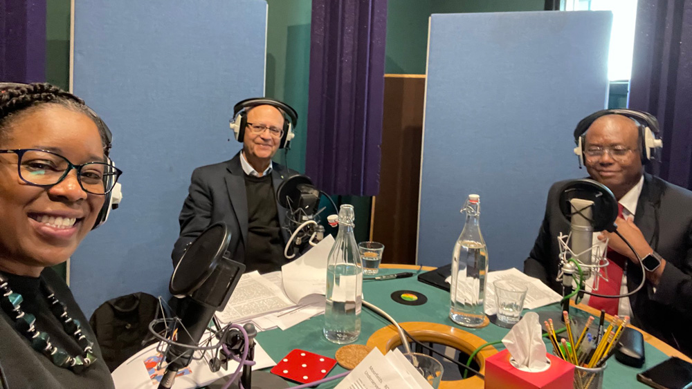 MoorfieldsBRC's tweet photo. Read about the fantastic work by NIHR investigator @CrosbyNwaobi promoting Research Opportunities at Moorfields (ROAM) to under-served communities via radio, improving #diversity in #VisionResearch 👇
https://t.co/5HmItAB92j
 
@NIHRinvolvement @NIHRresearch 
@Moorfields 
@UCLeye https://t.co/bW8U4bapYl