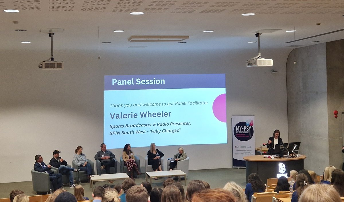 Lá iontach do lucht na hIdirbhliana @GCLuimnigh chun freastal ar an lá My-Psy @ScyLabIE ar siúl @UL inniu chun an clár agus obair na scoláirí @LCETBSchools a chéiliúradh. Cainteoirí thar a bheith suimiúil le linn an lae! Comhghairdeas le @JennytalksPsych agus an fhoireann #MyPsy