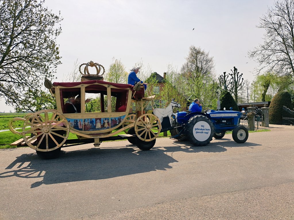 Anneke_Bode's tweet photo. Koningsdag 2023 in #Ottoland (optocht) en #Noordeloos #Molenlanden https://t.co/3t4lDeS9pE