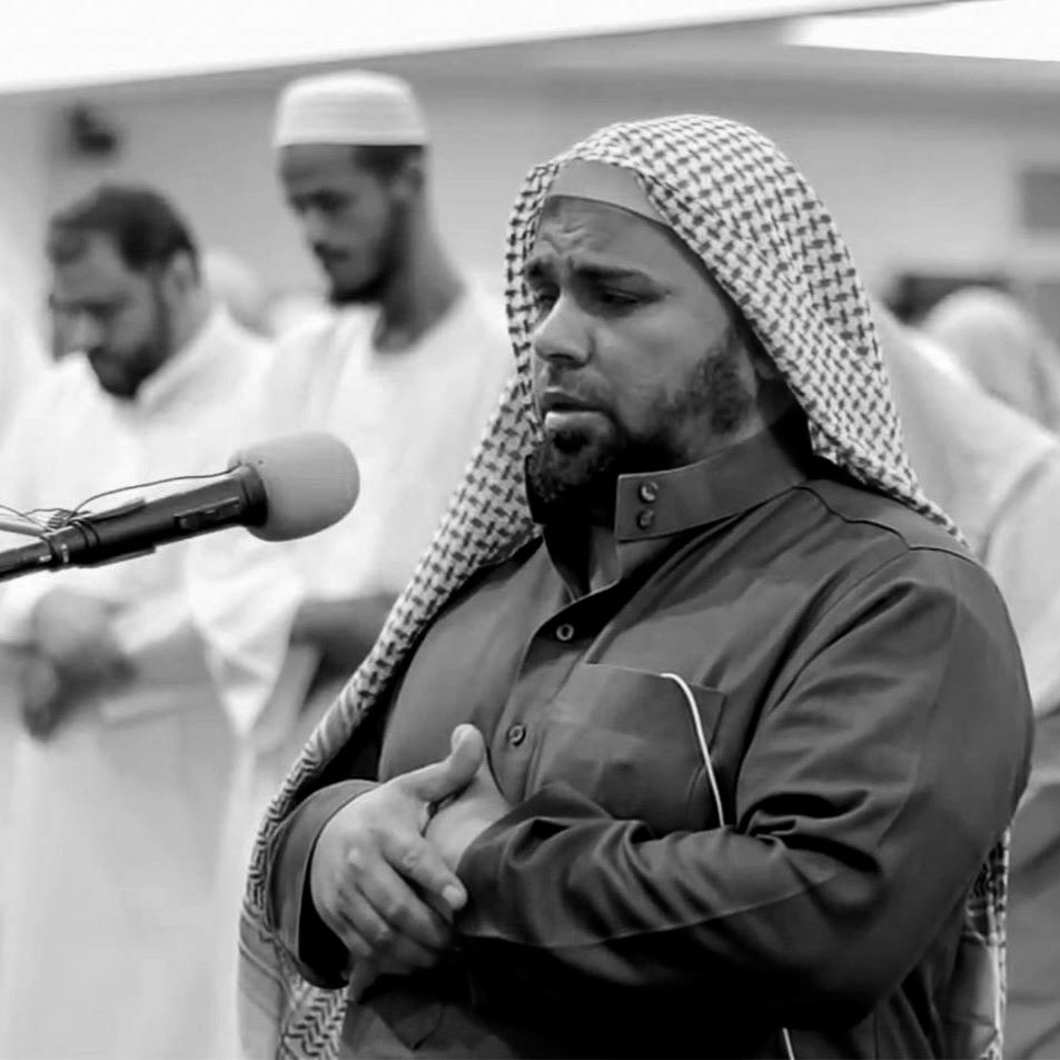 انا لله وانا اليه راجعون توفي الشيخ #عبدالله_كامل 
اللهم اغفر له وعافه واعف عنه، وأكرم نزله، ووسع مدخله، واغسله بالماء والثلج والبرد، ونقه من الذنوب كما ينقى الثوب الأبيض من الدنس