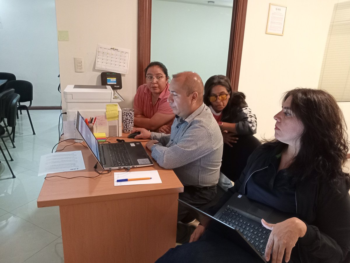CD13_Coah's tweet photo. Esta mañana, integrantes del @CD13_Coah Órgano Desconcentrado del @IEC_Coahuila estamos realizando  Primer Simulacro del Sistema de Información sobre el desarrollo de la Jornada Electoral (SIJE) 🗳️📲 en conjunto con el @INECoahuila. @RayFdz62 @Jorge_dlp @rodrigo_0378 https://t.co/fzBn0ADCCY
