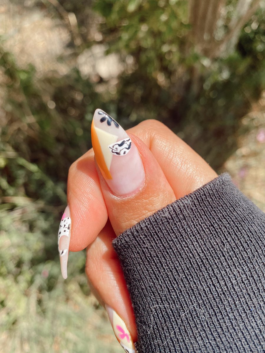 carlasifer__'s tweet photo. Si me veis algún día y no saludo, probablemente es que esté mirándome las uñas. 🤓

Qué maravilla eres, Naiara 💥

#nails #nailsofinstagram #uñas #manicura #manicurapermanente #nailsaddict #nailsaesthetics #deconails #nailsart https://t.co/oXfBfVPtFq