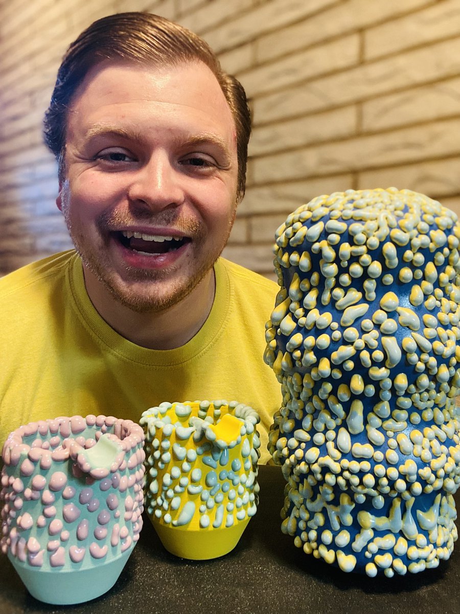 AaronOzee's tweet photo. Thank you, @Sethrogen, for gifting me your exclusive 4.20 Gloopy Collection on behalf of Houseplant.
Regulus and I have always considered you a remarkable friend. We are sending you our love and delicious blocks of cheese!
#Regulus #RegulusBook #RegulusMovie #Ozee #Celeb #Famous #Celebrity #Fame #Celebrities #Houseplant #Ashtray #SethRogen #Comedian #Actor #Star #Stars #Exclusive #Chicago #OzeeMerch #Book #Books #GreenLiving #AaronOzee