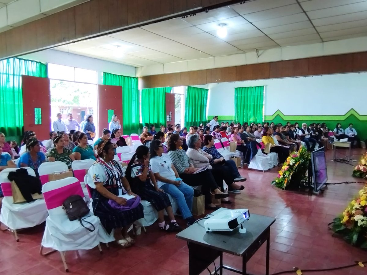 Gracias a la invitación de #CONFECOOP, el Comité de Mujeres Exportadoras de #AGEXPORT participa en el  2do. Encuentro Nacional de Mujeres Cooperativistas.
#MujeresExportadorasGt