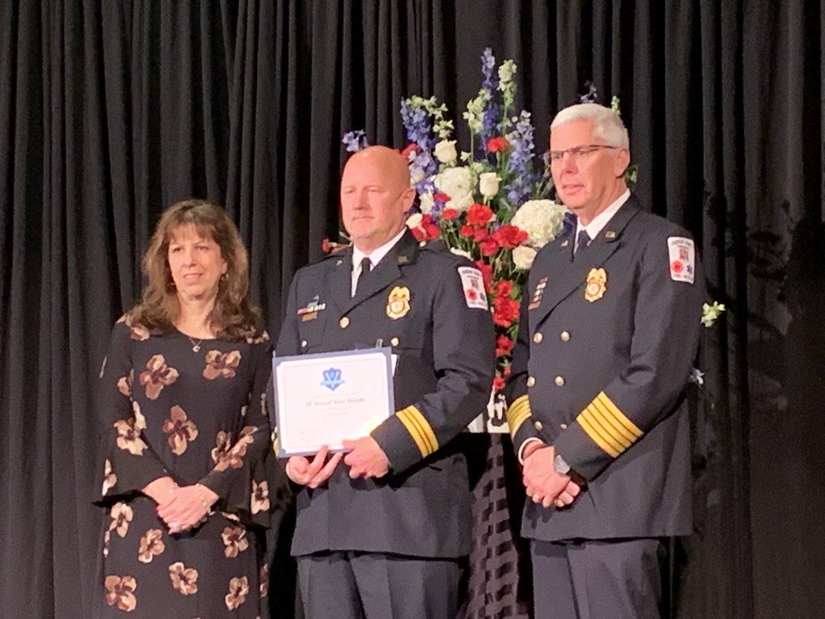 LoudounFire's tweet photo. Today we joined @LoudounChamber along with regional public safety partners to recognize first responders and citizens at the 38th Annual Valor Awards Ceremony. Thank you for demonstrating courage, professionalism and compassion in your heroic actions.  @Chief600KJ @IAFF3756 https://t.co/7sXv0MM5D4