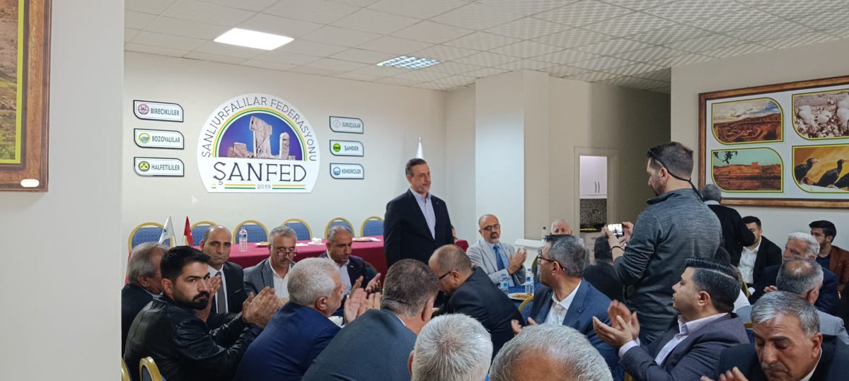 surucder's tweet photo. Gaziantep Milletvekili Adayı Sn. @irfancelikaslan  @sanfed063 Federasyonumuz ziyaret ederek istişarelerde bulundu. 

Kıymetli Hemşehrimiz Sn. İrfan ÇELİKASLAN’a başarılar dileriz.

Rabbim yar ve yardımcısı olsun. https://t.co/sUaZTPWABB