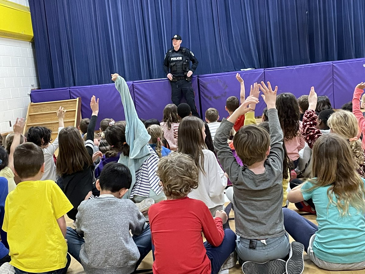 WestmountPS's tweet photo. Thank you Officer Hardill for coming to speak with our FI primary students https://t.co/71NTswRn4x