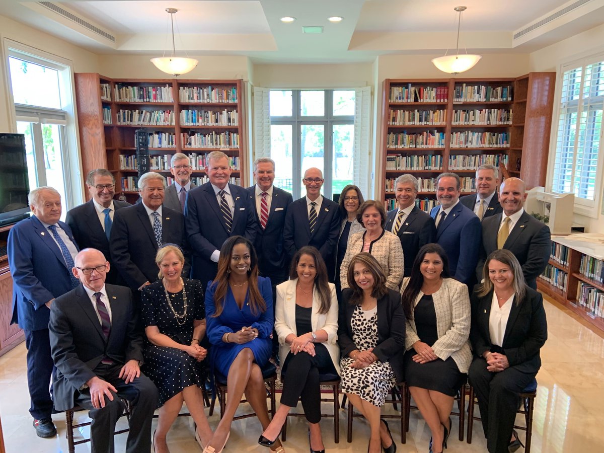 BaptistHealthSF's tweet photo. We're proud to announce the beginning of a transformational alliance with @FIUMedicine to drive clinical, research and education advancements in South Florida. Together, we plan to enhance access to specialized care, novel therapies and physician training. https://t.co/BrGWm0uJ3B https://t.co/Sp0nlph1Ap
