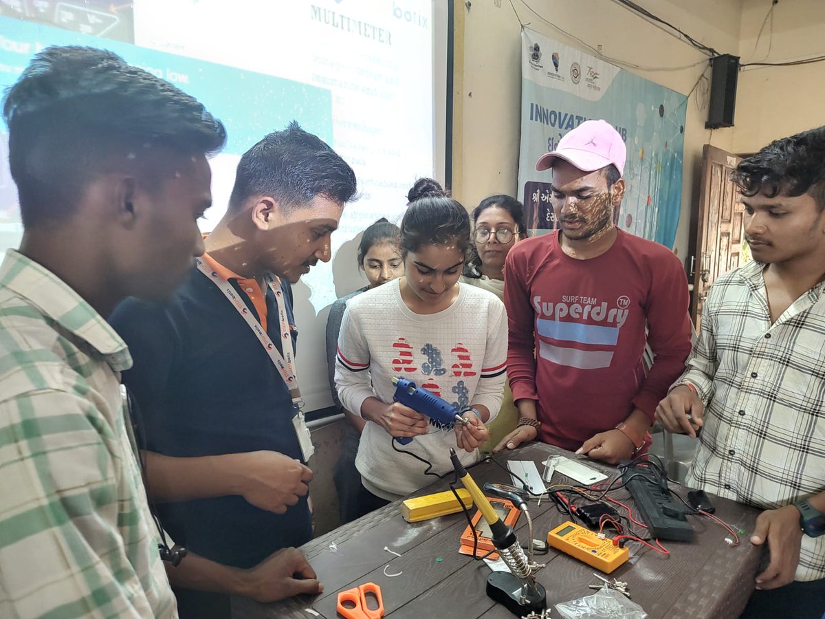 RajStembotix's tweet photo. Innovation Club Prabodh Level Training Day 1 on #basic_electronics  #Mechanical #STEMeducation at Shree S.G.Patel Arts and Shree P.K. Desai Commerce College, Nizar Tapi for Arts and commerce Students.
@PMOIndia
@CMOGuj
@narottamsahoo
@InnoClubCHE
@STEMbotix
📷
📷 https://t.co/Cb84EDEsdA