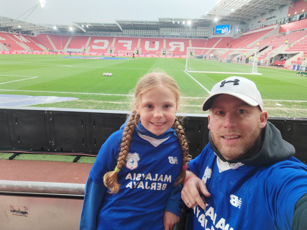 RobGungey's tweet image. Arrived at the New York stadium for our first away day! C'mon @CardiffCityFC 🌲points please 💪🏼