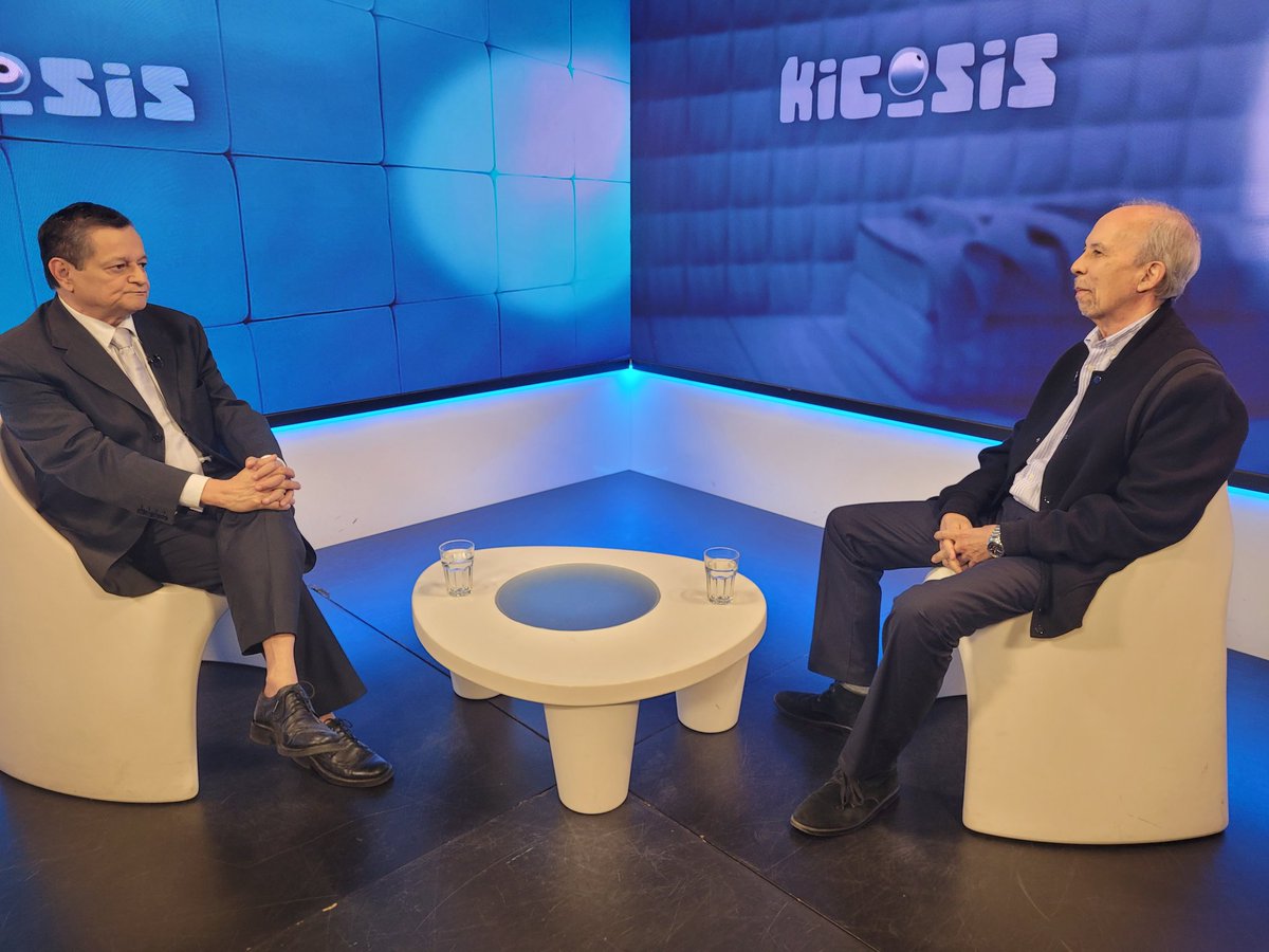 kicosis_Gv's tweet photo. Víctor Rago Albujas: Deben continuar las carreras tradicionales, adaptándolas a las nuevas realidades y flexibilizando los pensum. También, incorporar nuevas carreras. La universidad debe transformarse para enfrentar los desafíos. @globovision @kicobautista @VictorRago_UCV https://t.co/6e41tIwyMo
