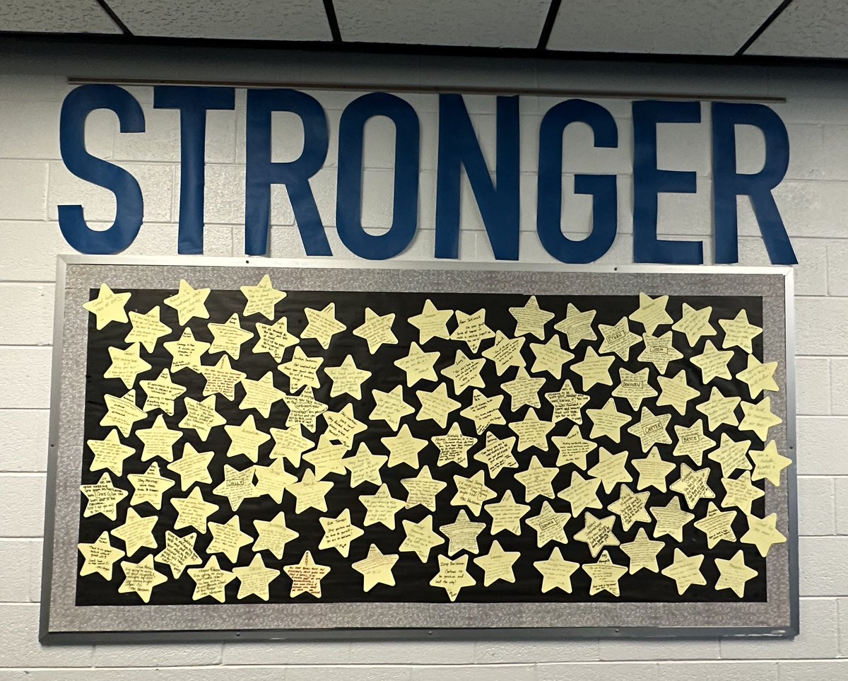 NicoleGabryel's tweet photo. “The deepest desire of the human spirit is to be acknowledged” - S. Covey

I love everything about this - especially seeing Ss read their personal message &amp; smiling because they were individually recognized or running into the room to say thank you.  @SundlingJH #D15Learns 🖤💙 https://t.co/fB3JEkhQdf
