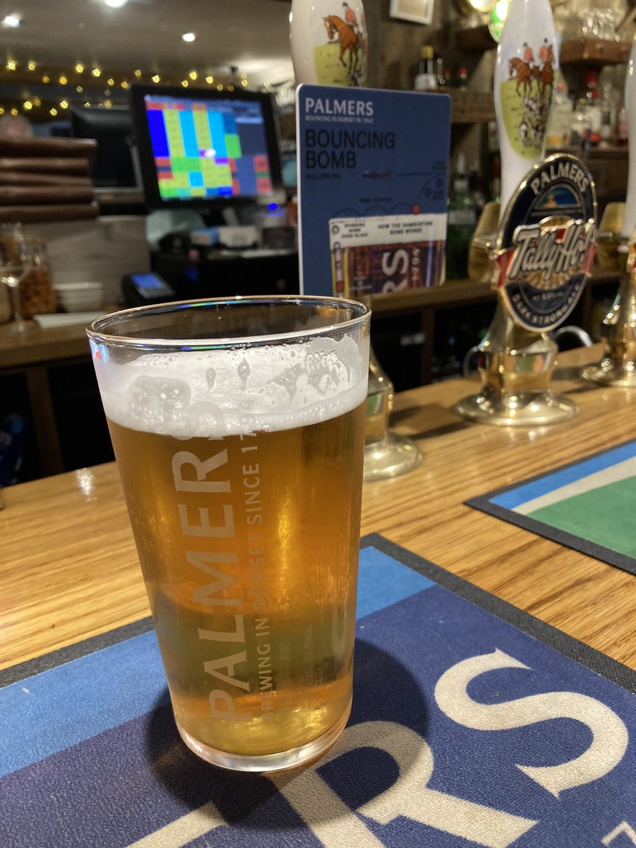palmersbrewery's tweet image. My first pint of our new seasonal, Bouncing Bomb in my local @The_Horseshoes 🍺 #lovebrewing #supportpubs #realale