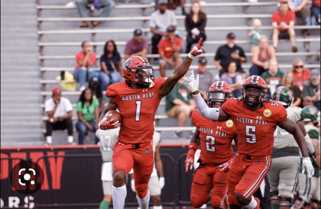 #AGTG blessed to receive an offer from Austin Peay university !! @CoachBobo_1 @CSmithScout @johnvarlas @EntirelyTOoTaLL @J_dawgh9 @BigTicket06 @JamarionMorrow @Golden_Wildcats @fa1980sho @JeremyO_Johnson @RBsNation_RBN @On3Recruits @ppa_proprocess @CoachMC_APSU