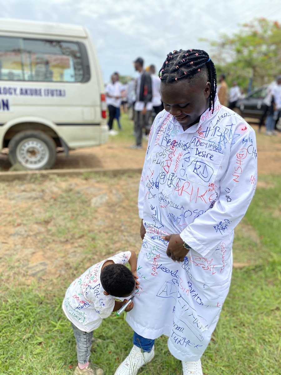 com_mcbolous's tweet photo. When you spend 7 years for 5 years course 🥰🥰🥰🫶🫶💯☹️

IYKYK. 

I bet this is the best picture you’ll see on this bird app today.

#latestgraduate #grandeza21 #krask @yabaleftonline @legitngnews @Futaclass21 #lastdaysinfuta https://t.co/Zu19FvwAi0