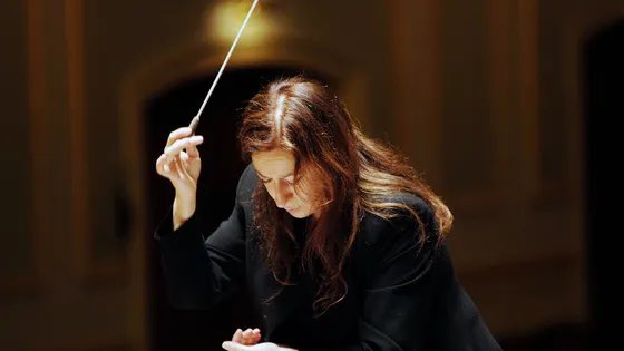 francemusique's tweet photo. La cheffe australienne @SYoungConductor est à la tête du @nationaldefce pour diriger, en création mondiale le "Concerto pour violon et orchestre" de @Camille_Pepin, avec @RCapucon en soliste. Puis la 1ère Symphonie "Titan" de Gustav Mahler, en 2ème partie.

https://t.co/vU3mNQ3UKC
