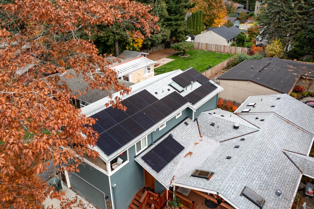 solar_nw's tweet image. Do you know how much energy your home uses in one year? If you consume the national average of 1,000 kWh per month or 12,000 kWh per year, you can reduce your energy consumption by a third with a system size of about 5kW! #gosolar #electrify #localinstaller