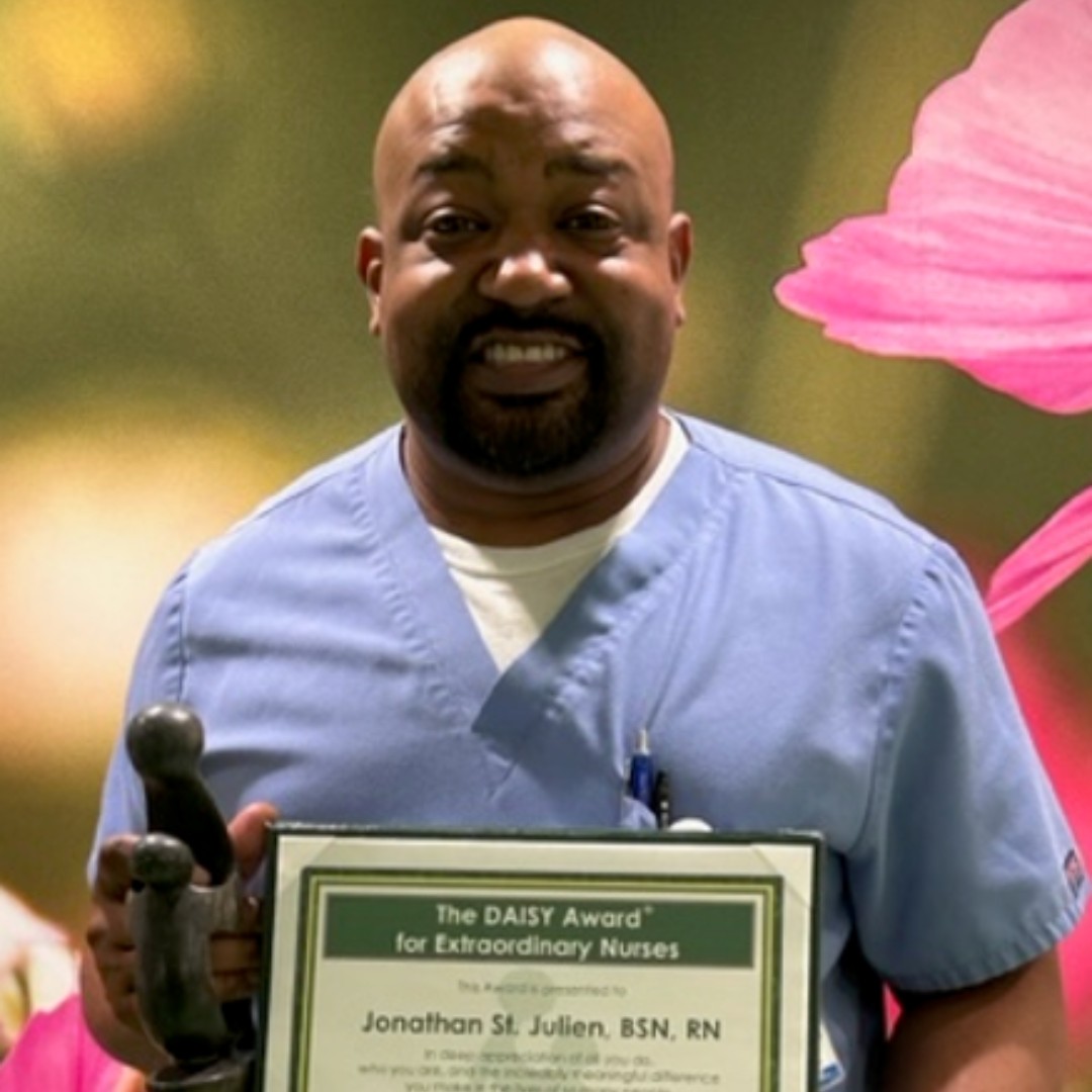 _CHKD's tweet photo. Congratulations to #nurse Jonathan St. Julien from the NICU at #CHKD for being honored with a #DAISYAward! Read the nomination letter at https://t.co/rEGTF7uifu. https://t.co/s534c4IgyR