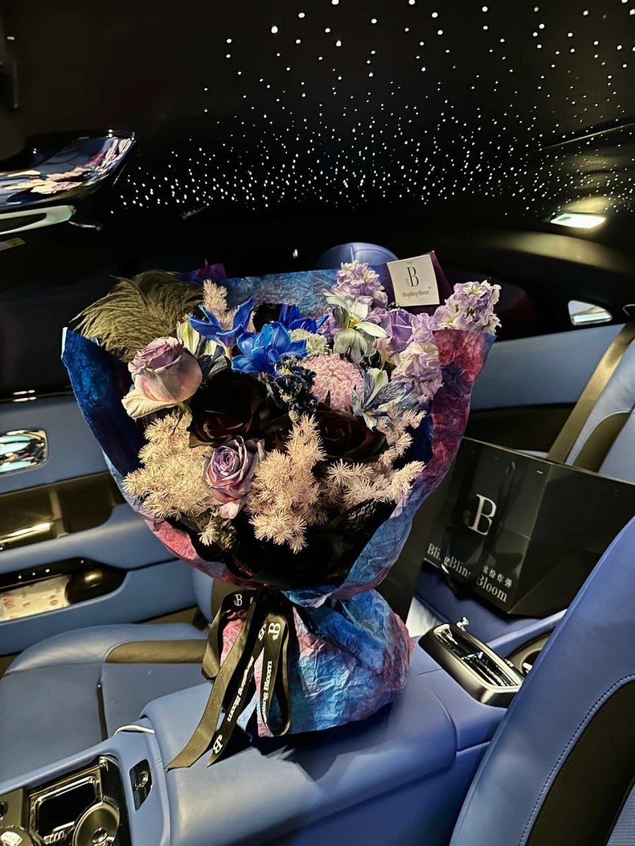 tpdk512's tweet photo. There are people I love but I can't get close. There are people who say they love each other, but their souls are far away from each other. https://t.co/3W7qAW5kZJ