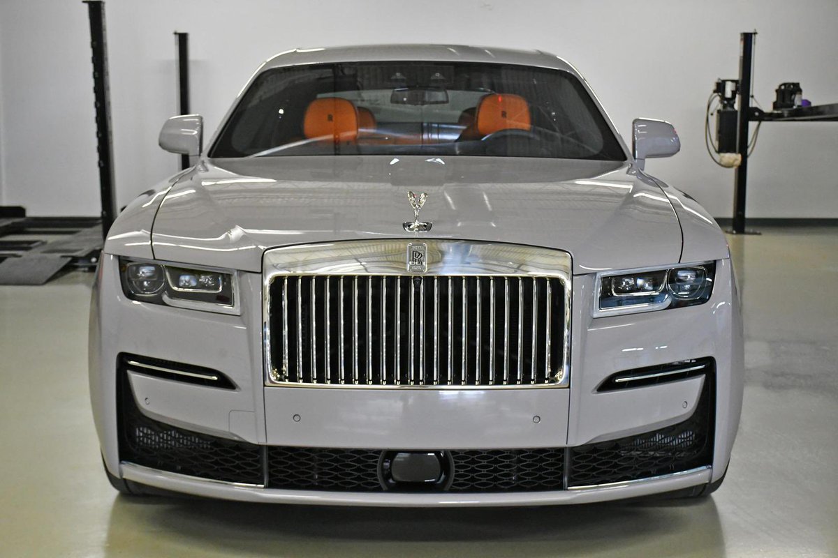 McAutomotive_'s tweet photo. Check out the all-new 2023 Rolls-Royce Ghost! Elevate your driving experience with unparalleled luxury and cutting-edge technology. #RollsRoyce #Ghost #LuxuryCars #NewRelease #Automotive #DrivingExperience https://t.co/OsDh5aNi4O