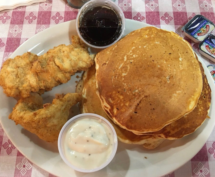 BrownHouseCafe1's tweet photo. Oh Chicken &amp; Pancakes, we'll be dreaming of you tonight #wewantmore #getinmybelly https://t.co/zwZRPxeXnp
