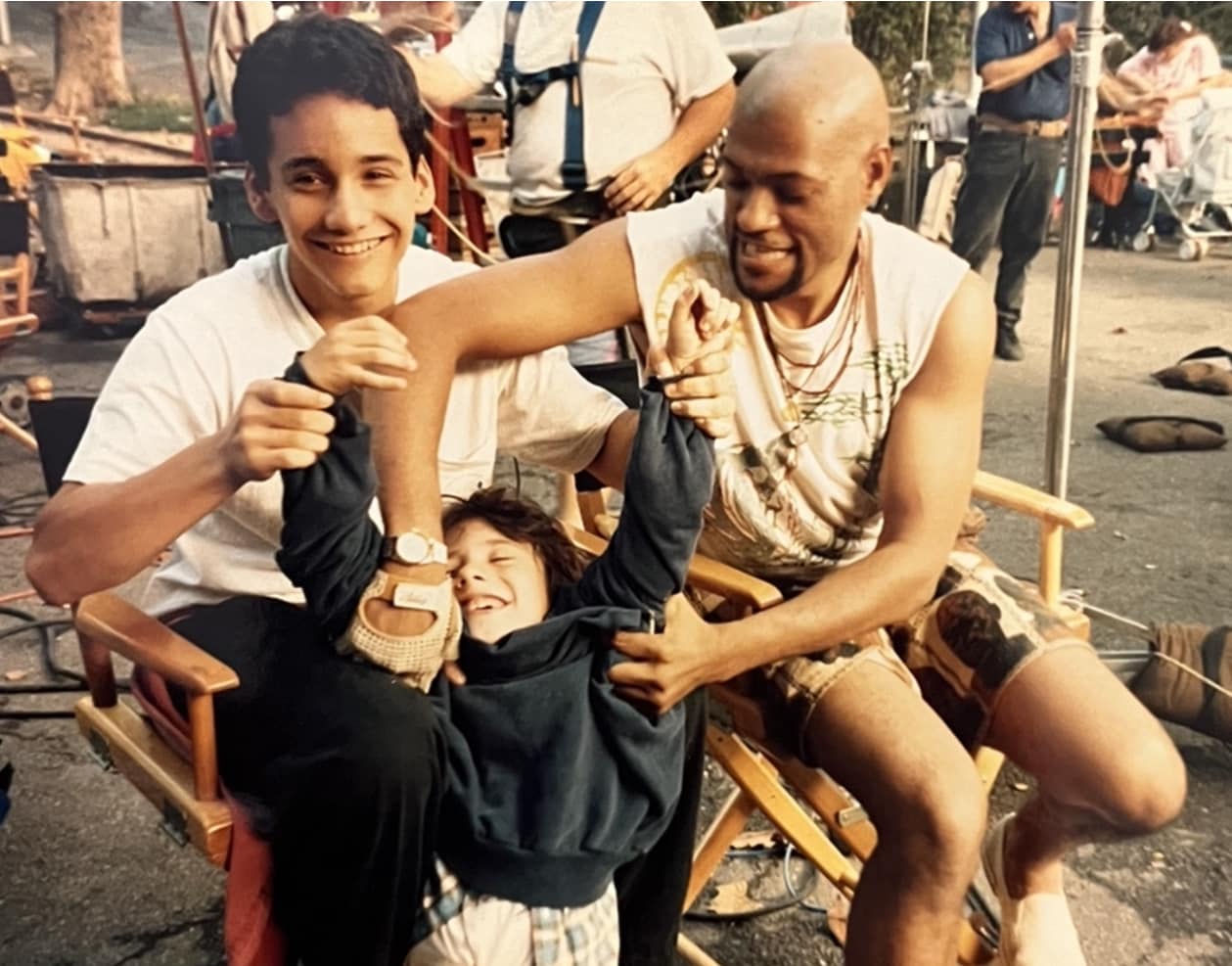 David Llada ♞ on X: "Josh Waitzkin, Max Pomeranc, and Laurence Fishburne  preparing for a scene in “Searching for Bobby Fischer,” photographed in  Washington Square Park by Bruce Pandolfini, September 1992.  https://t.co/QlI654J1oo" /