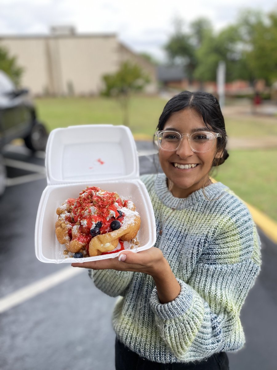 DallasEDU's tweet photo. What was your funnel cake pick yesterday for Community Day? Thanks to Funneled Through for bringing the goods despite the rain. #DCCLife #PeachCobblerwastheBest https://t.co/7tLZUOJuLt