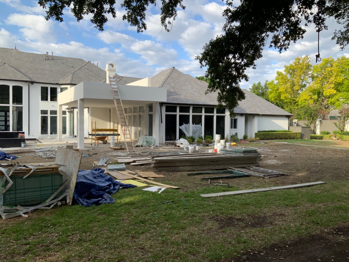 alpineconst221's tweet photo. Construction of a Residential house in Plano.

An Addition of Outside Sitting🪑 Area at a Residential Project in Plano.

#residential #residentialdesign #PlanoConstruction #ResidentialConstruction #CustomHome 🚧🏡#buildinginprogress #CustomAddition 🛠️ #BackyardBliss 🌳🏗️#backyard https://t.co/tBoNODDHO8