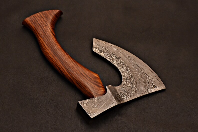 ShoponeOnline's tweet photo. Handmade Damascus Steel Tomahawk / Hatchet / Viking Axe / Rose Wood
#axe #ax #umbanda #o #candombl #exu #ogum #oxum #umbandasagrada #candomble #orixas #f #orix #s #amor #bahia #pombagira #orixa #xango #oxossi #iemanja #knife #sarava #axethrowing #oxala #umbandista #handmade https://t.co/1h24OUUnwj