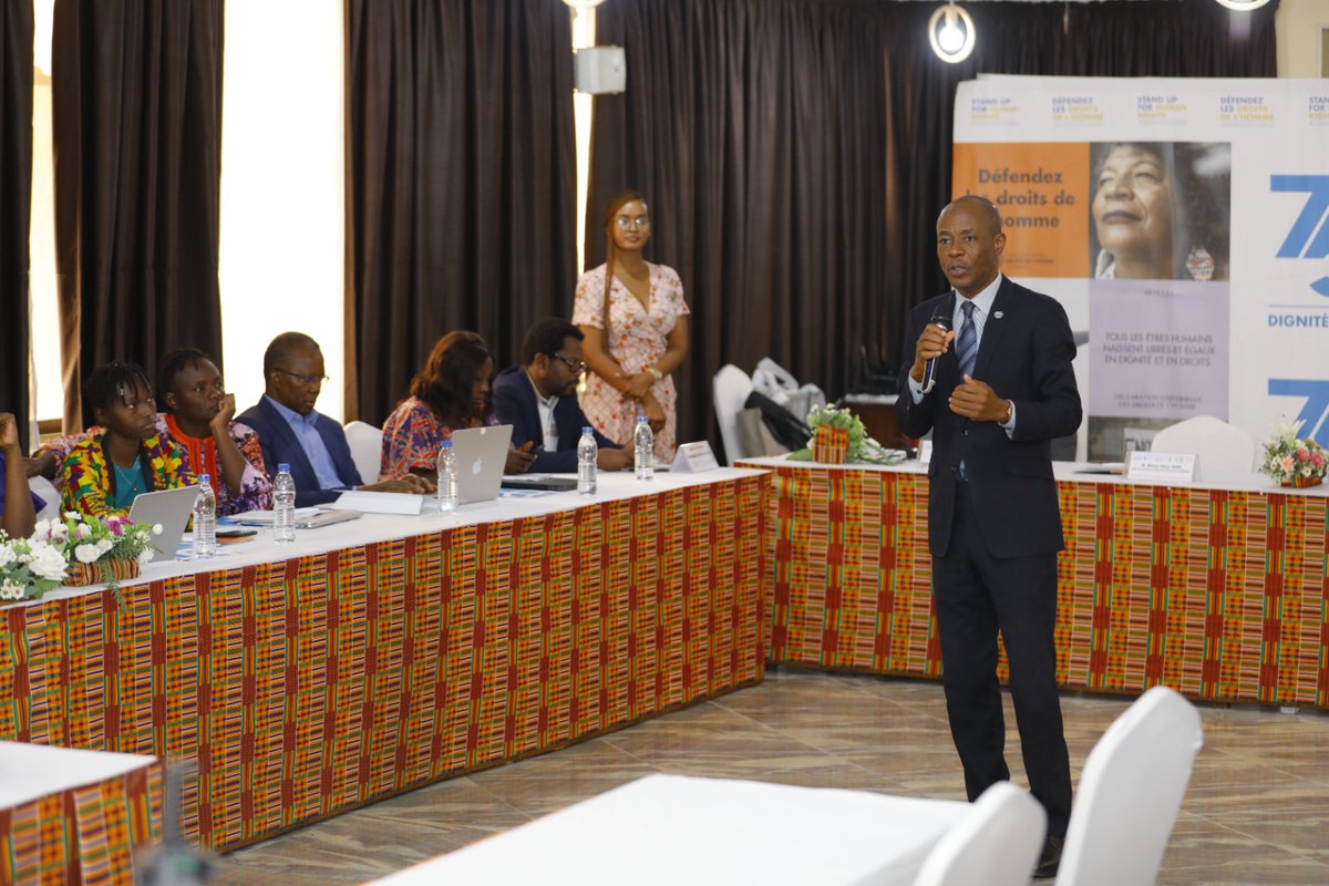 Onudhguinee's tweet photo. Avec l'appui de @Onudhguinee, Maimouna Bangoura Fondatrice de la https://t.co/kgr1i2uWpr et Membre de l’#AGUIPEL a participé à la 1ère édition de la rencontre régionale des médias en ligne de l'Afrique de l'ouest francophone sur la Liberté d’expression et le genre en #CotedIvoire https://t.co/sWHBHT6VUo