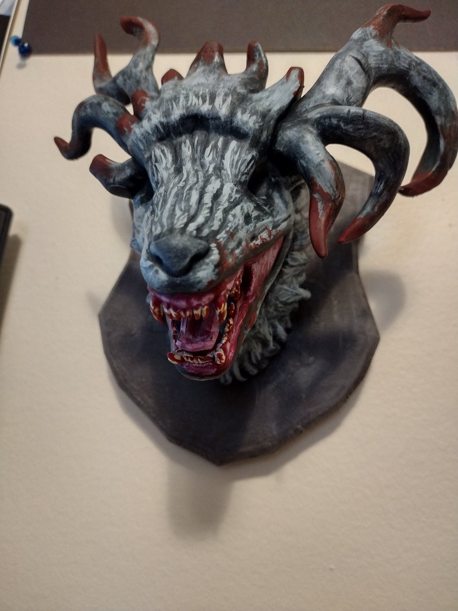 geebiejeebies's tweet photo. Just finished up a personal project for fun. I modeled and 3D printed this Cleric Beast head for my office. I'm really happy with how he came out, especially for my first attempt painting something physical. A bit late, but happy Bloodborne Anniversary 🥳🎉 https://t.co/xdgfYpwhtC
