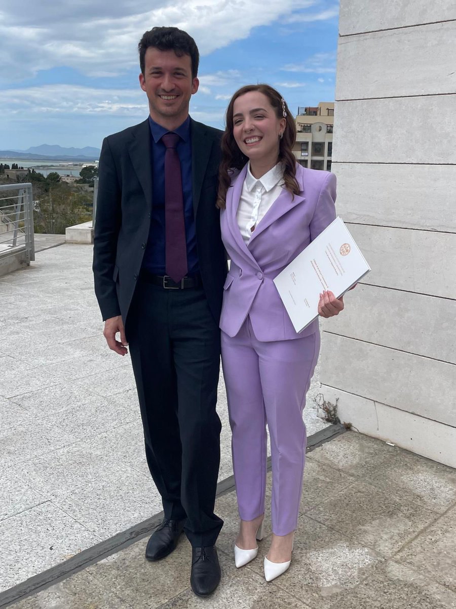 medsp_team's tweet photo. 🎓Congratulazioni a Simone Gregni, Elisa Pitzalis e Asia Peddio, neolaureati in Ingegneria Biomedica all'@univca che hanno svolto il proprio lavoro di tesi con noi al MeDSP Lab. Tanti auguri per un brillante futuro a tutti voi!
#medsp #laurea #graduationday #ingegneriabiomedica https://t.co/t3GtruuCfg