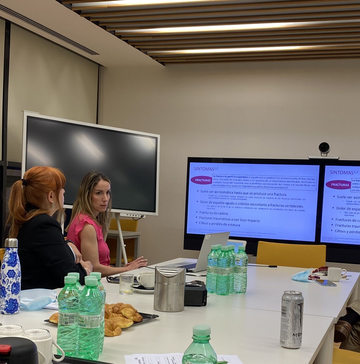 Hoy, nuestra enfermera Alba Merino, hablando de teriparatida y del rol de enfermería en las FLS. Muchas gracias por tu trabajo, que en ocasiones no lo valoramos <a href="/Hosp_Villalba/">Hospital de Villalba</a>