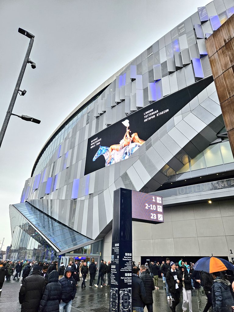 TalkingTHFC's tweet photo. Cold. Wet. Sad. 

And it's not even started yet. #COYS https://t.co/cpm9yEUgad