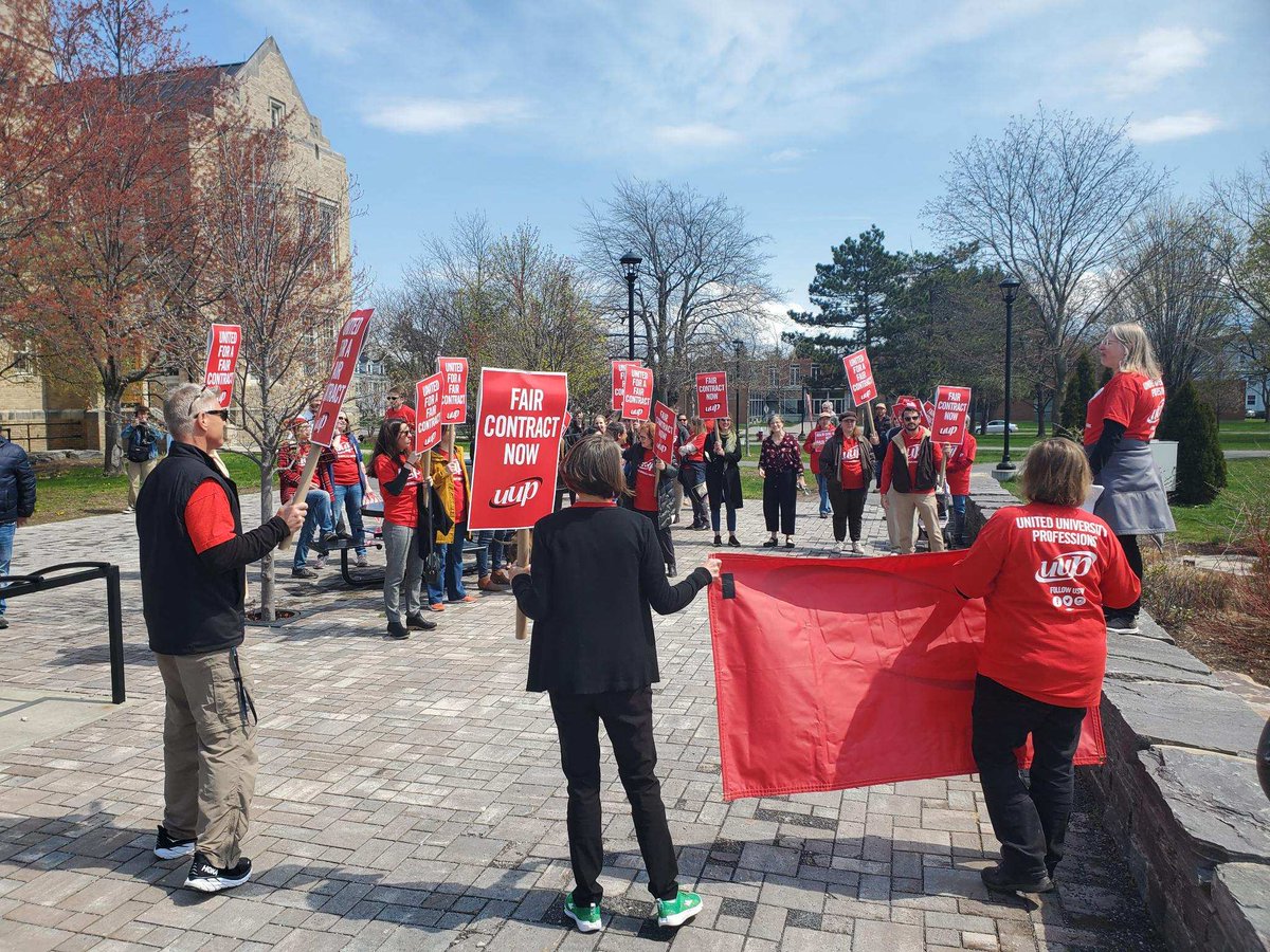 UUP Plattsburgh members marched and rallied on campus yesterday in support of a #UUPContractNow!