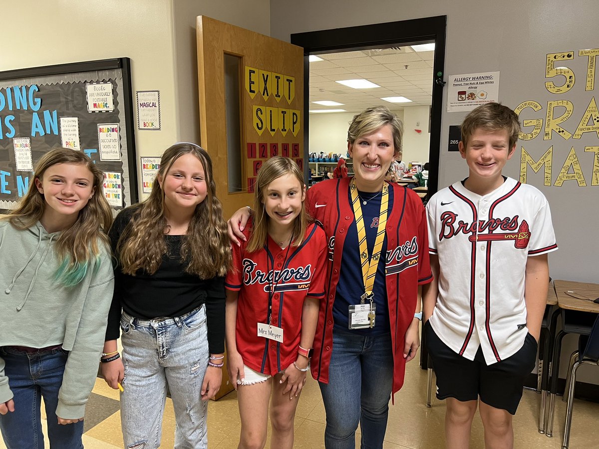 MrsSunniMeyer's tweet photo. We have felt the love by the truckload this week thanks to our @BFESBobcats PTO!  Today was dress like your favorite teacher! How blessed am I https://t.co/EFk5tjgoHX