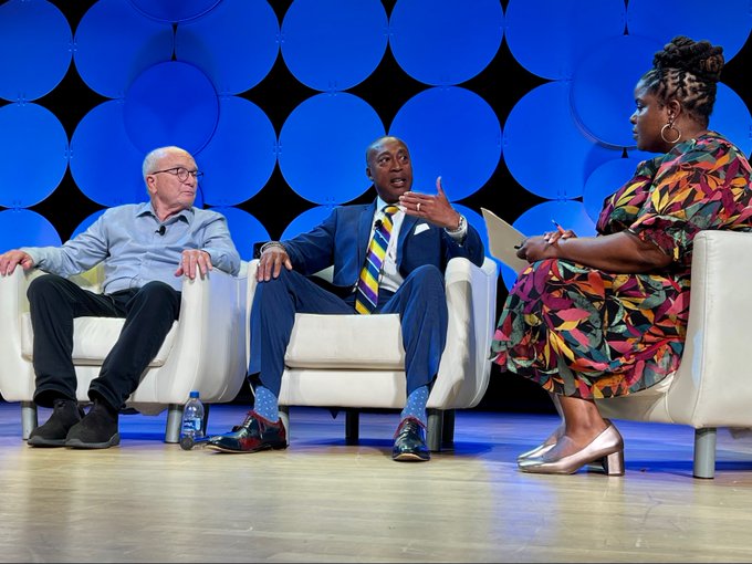 APA's tweet image. How can psychology help us fight racial injustice?

Our #APA2022 main stage event, &quot;The Psychology of Equal Justice&quot;, examined the culture of law enforcement and evidence-based strategies for recruiting &amp;amp; reducing bias. #PsychologyWeek

▶️ youtube.com/watch?v=eBgIkt…