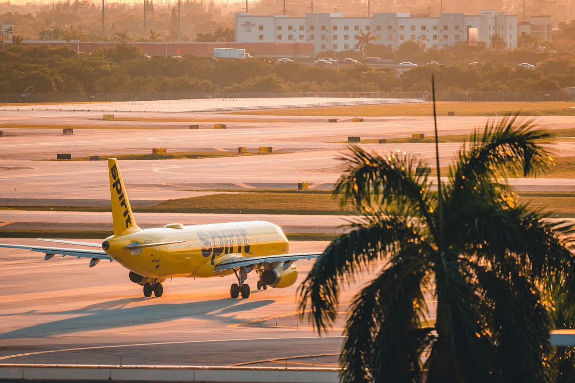Spirit Airlines tweet media