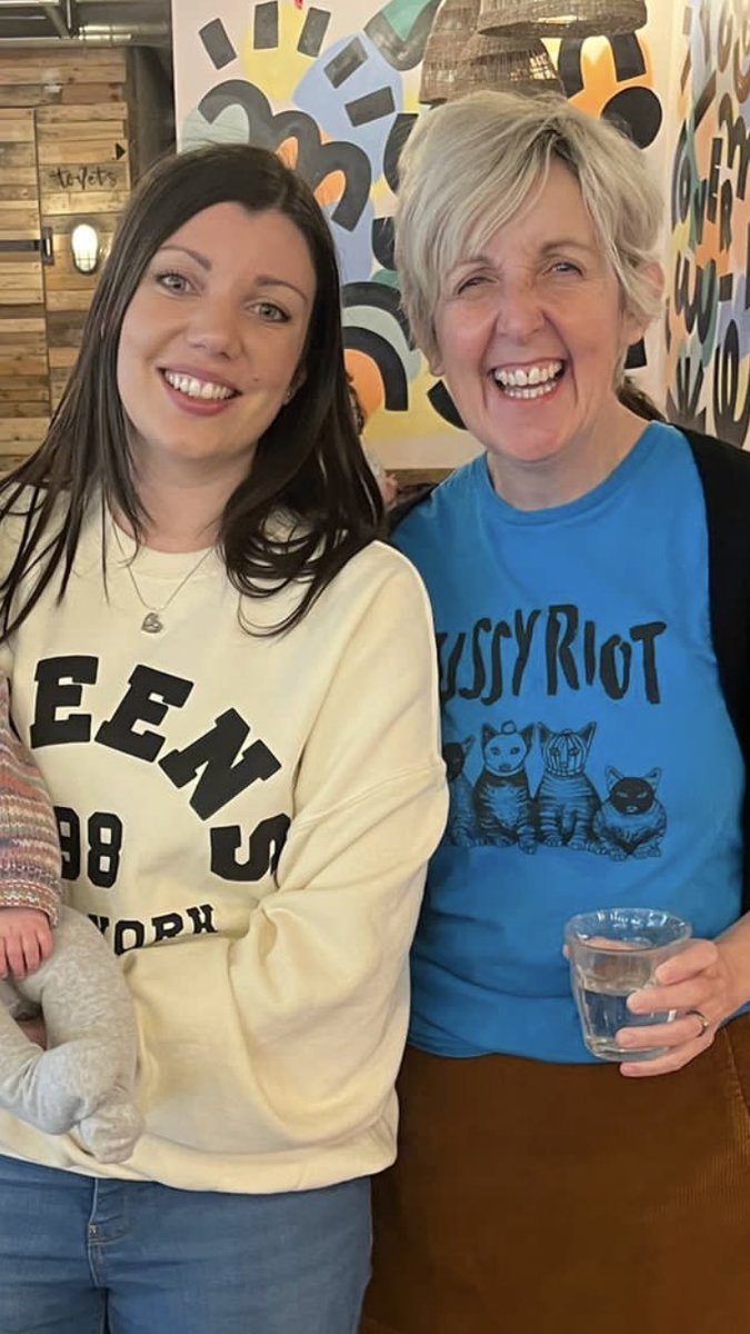 Super excited to meet a true legend today!! Thanks for stopping to chat…you made our day 🥰 @juliehes <a href="/itvcorrie/">Coronation Street</a>