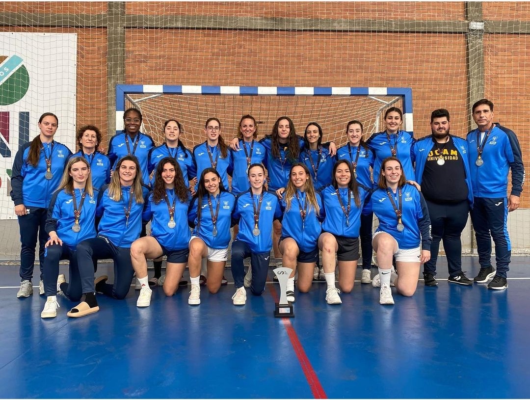 Que gran Campeonato de España Universitario han realizado <a href="/UCAMBalonmano/">UCAM Balonmano</a>. Ellos segundos de grupo rozando las semis. Ellas PLATA en una gran final frente a la Universidad de Castilla la Mancha.🥅🤾‍♀️🤾🥈🏆