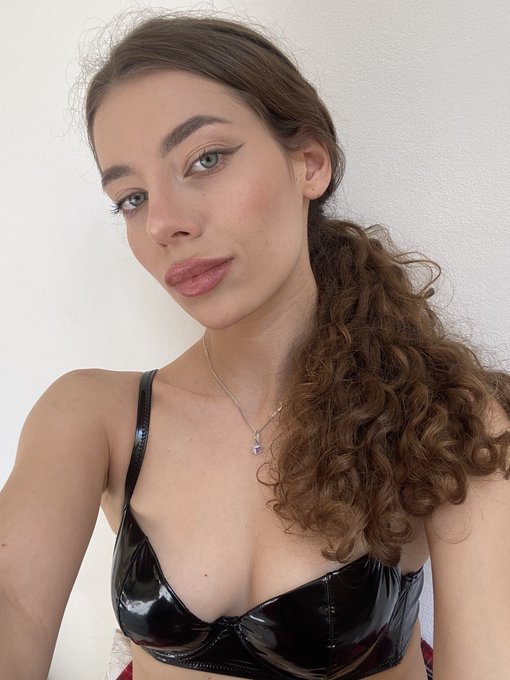 I am beautifull? https://t.co/kVzNKlFXB8<a href="/tag/model"class="tags"><span>#model</span></a><a href="/tag/relax"class="tags"><span>#relax</span></a><a href="/tag/girls"class="tags"><span>#girls</span></a><a href="/tag/go"class="tags"><span>#go</span></a><a href="/tag/run"class="tags"><span>#run</span></a><a href="/tag/onlyfans"class="tags"><span>#onlyfans</span></a><a href="/tag/fans"class="tags"><span>#fans</span></a>