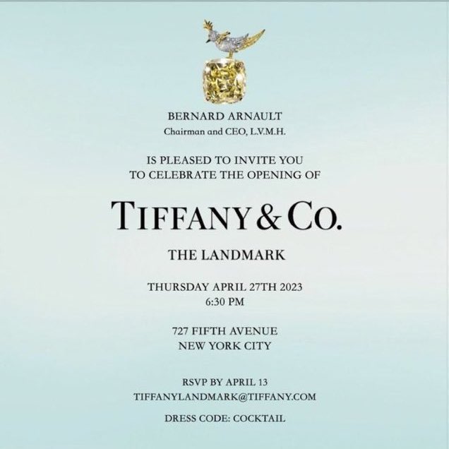 BtsItalyUni's tweet photo. 🇮🇹ATTENZIONEEEEEE: Jimin in arrivo all’evento @tiffanyandco che si sta tenendo al numero 727 della FIFTH AVENUE a NEW YORK!!
Stay Tuned! 

#AgustD #SUGA #yonngi #MinYoongi #parljimin #tiffanyandco 
#BTS #방탄소년단 #nam #namjoon #kimnamjoon #rm #jin #seokjin #kimseokjin #jimin https://t.co/0xz5x4e2l8