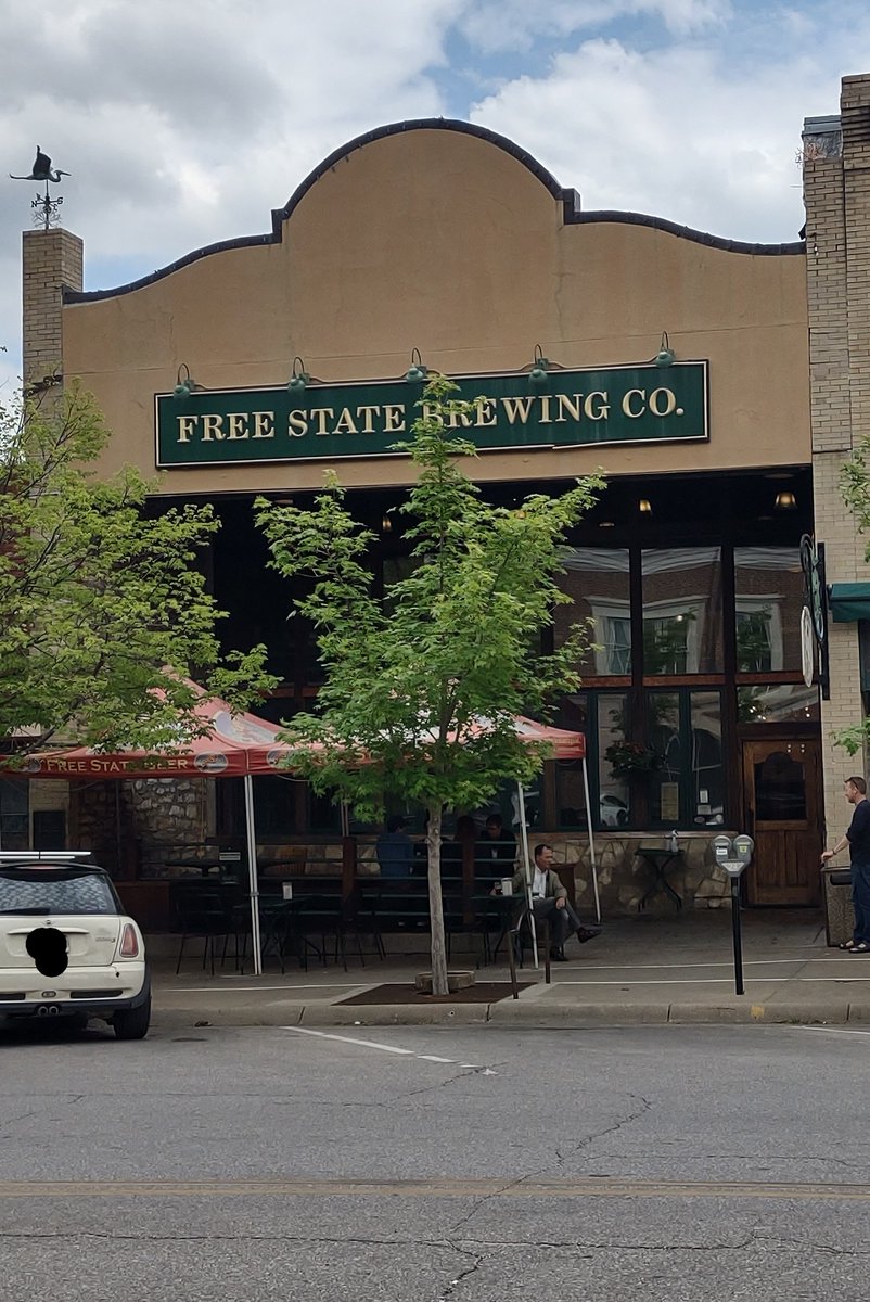 BeerSnobSean's tweet photo. First time visit to @FreeStateBeer in Lawrence, KS. Looking to visit a few places today so only time for 1 pour. Their helles Bock (a lager, who would have thought) was very good. Prompt and friendly service. Outside seating available too. All pints were $6! #KansasBeer https://t.co/uIThDnbgIT