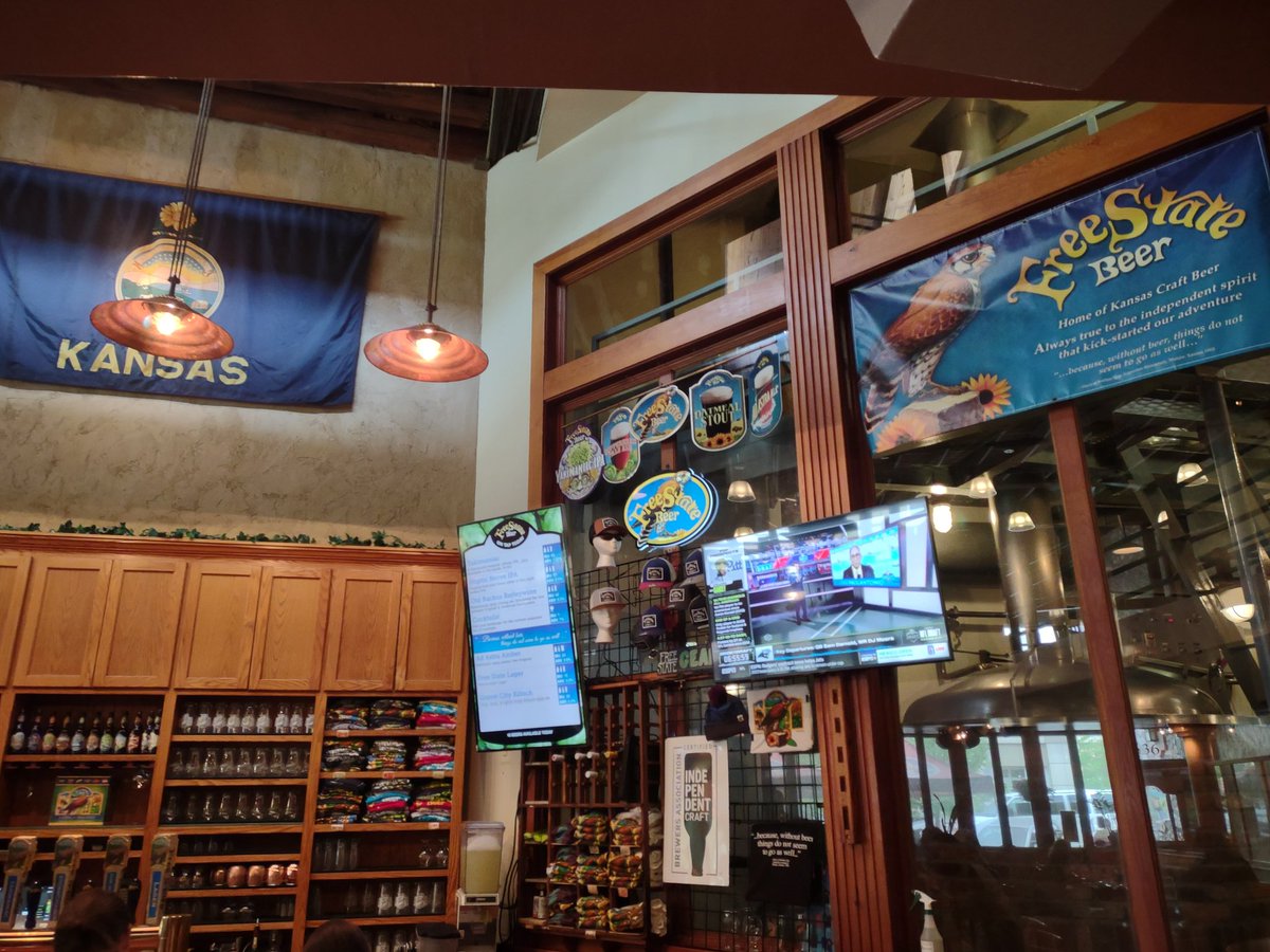 BeerSnobSean's tweet photo. First time visit to @FreeStateBeer in Lawrence, KS. Looking to visit a few places today so only time for 1 pour. Their helles Bock (a lager, who would have thought) was very good. Prompt and friendly service. Outside seating available too. All pints were $6! #KansasBeer https://t.co/uIThDnbgIT