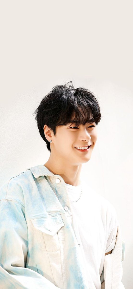 _Jenny1208's tweet photo. We want to see you smiling again soon! Please It's still painful seeing you just in those videos. By the way i just watch some of your videos awhile ago before making this thread. I love you my smize moon! Please come to my dream.

#MoonBinWeLoveYou #문빈 #MOONBIN #astromoonbin https://t.co/Z7ABaSKUJw