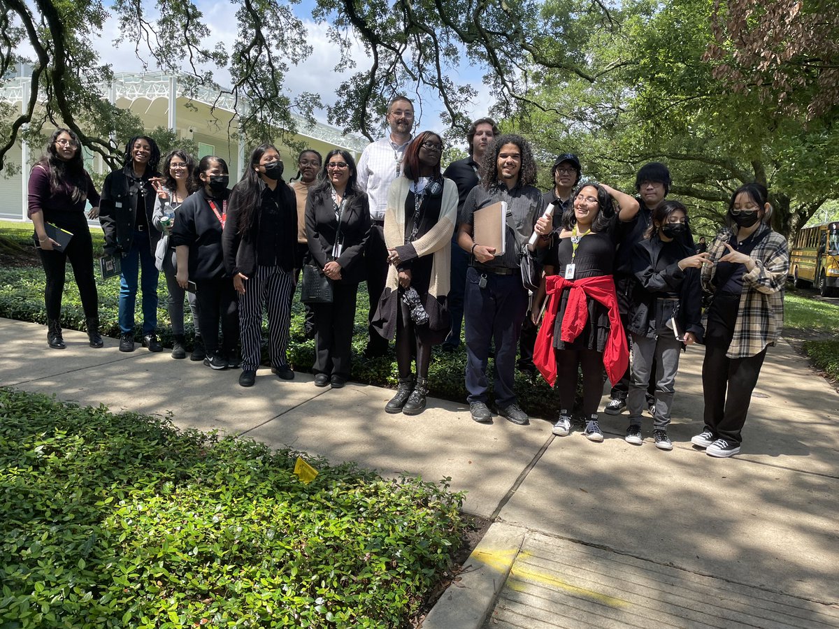 Mr. Peel (@cwpeelart) on Twitter photo Blanson CTE Visual Arts field trip to the Menil Collection! The students did architectural studies and art studies of ancient to modern artwork! <a href="/BlansonCTEHS/">Blanson CTE HS</a> <a href="/BenIbarraCTE/">Ben Ibarra</a> Blanson CTE Visual Arts field trip to the Menil Collection! The students did architectural studies and art studies of ancient to modern artwork! <a href="/BlansonCTEHS/">Blanson CTE HS</a> <a href="/BenIbarraCTE/">Ben Ibarra</a>